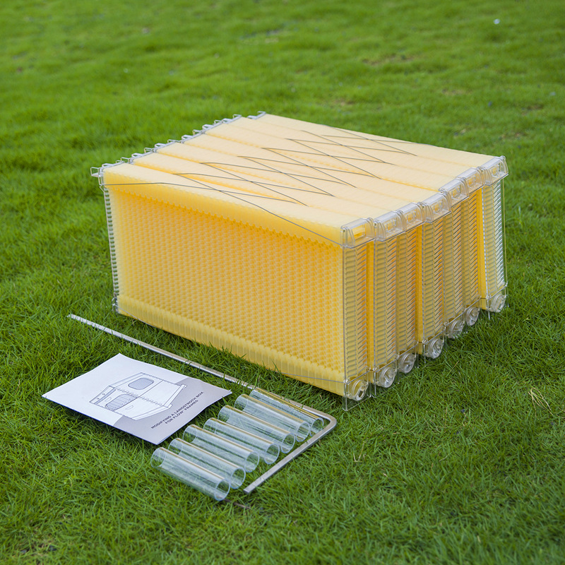 Plastic flow frames for flow hives